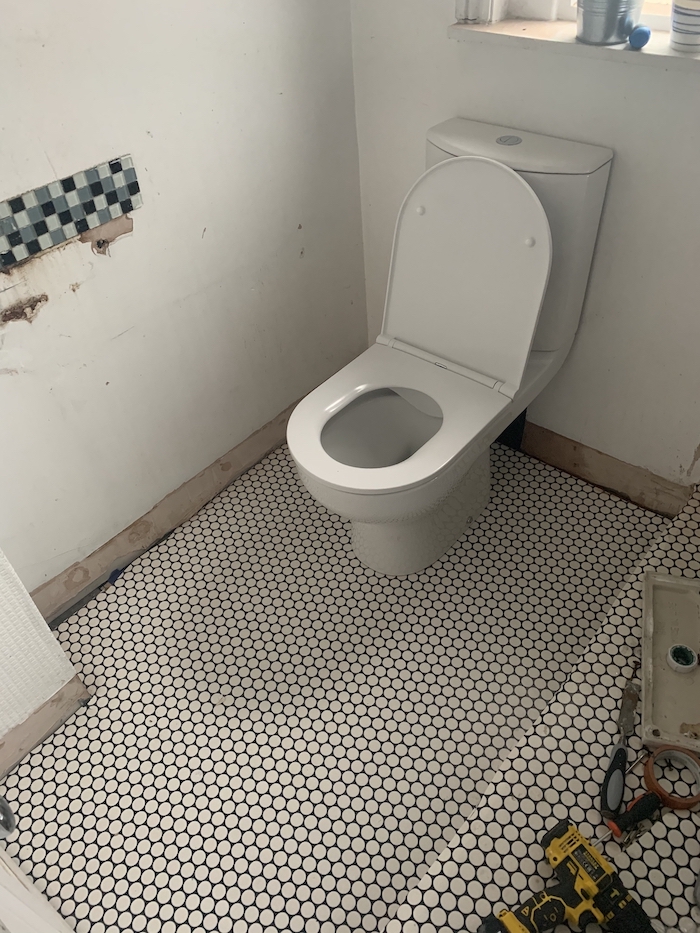 Trimming the lino to size